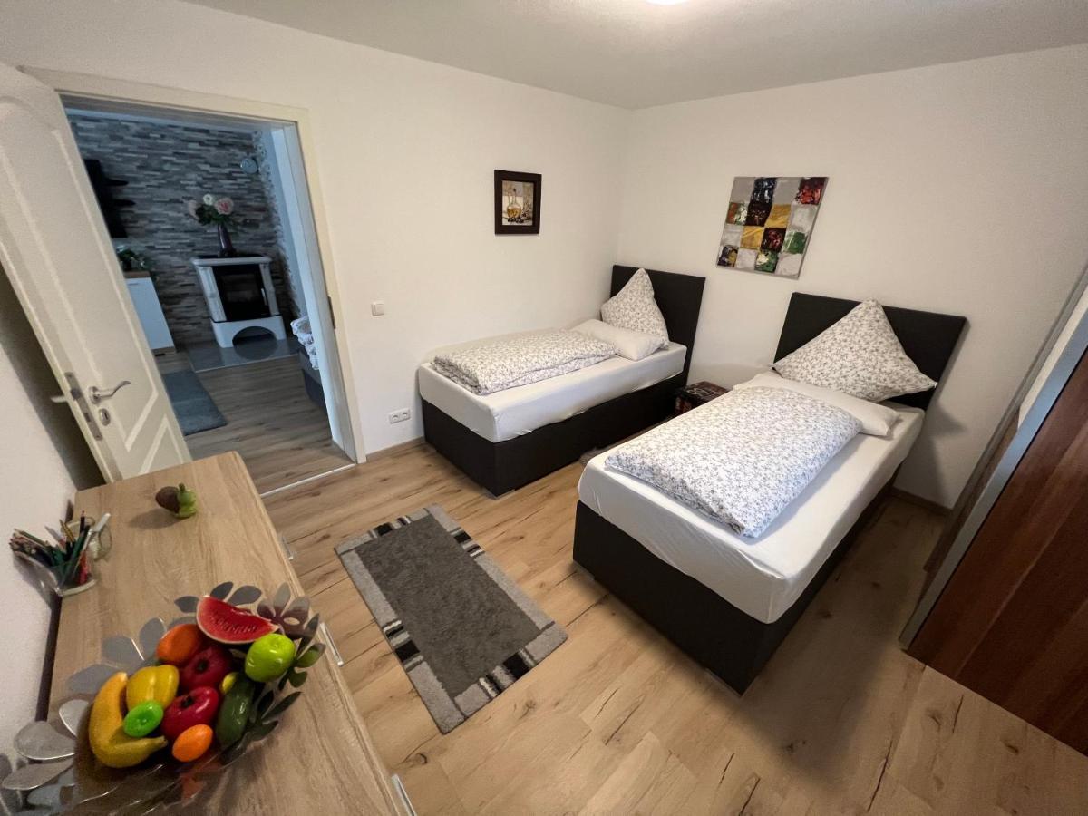 Terrassenwohnung In Estenfeld Bei Wuerzburg ภายนอก รูปภาพ