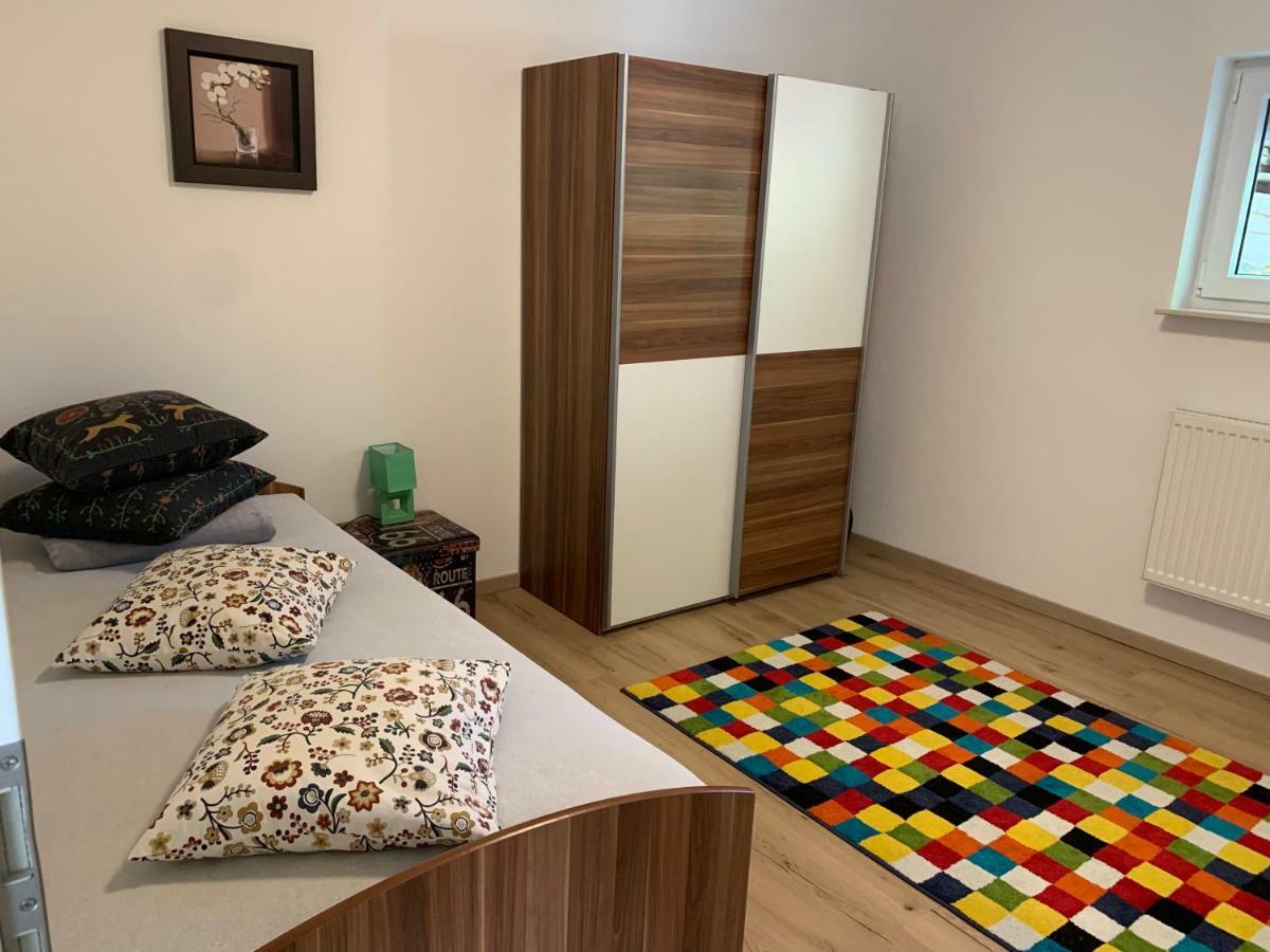 Terrassenwohnung In Estenfeld Bei Wuerzburg ภายนอก รูปภาพ
