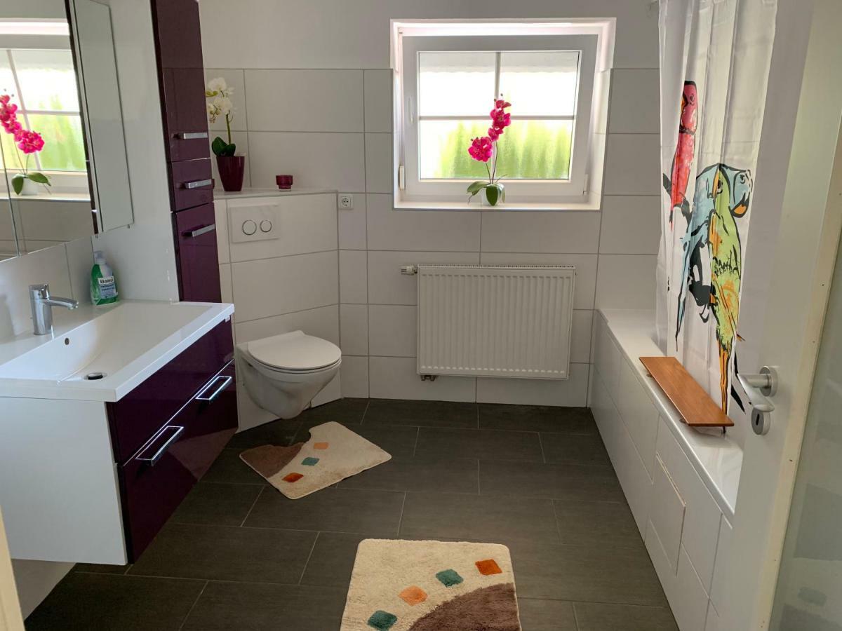 Terrassenwohnung In Estenfeld Bei Wuerzburg ภายนอก รูปภาพ