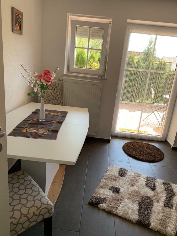 Terrassenwohnung In Estenfeld Bei Wuerzburg ภายนอก รูปภาพ