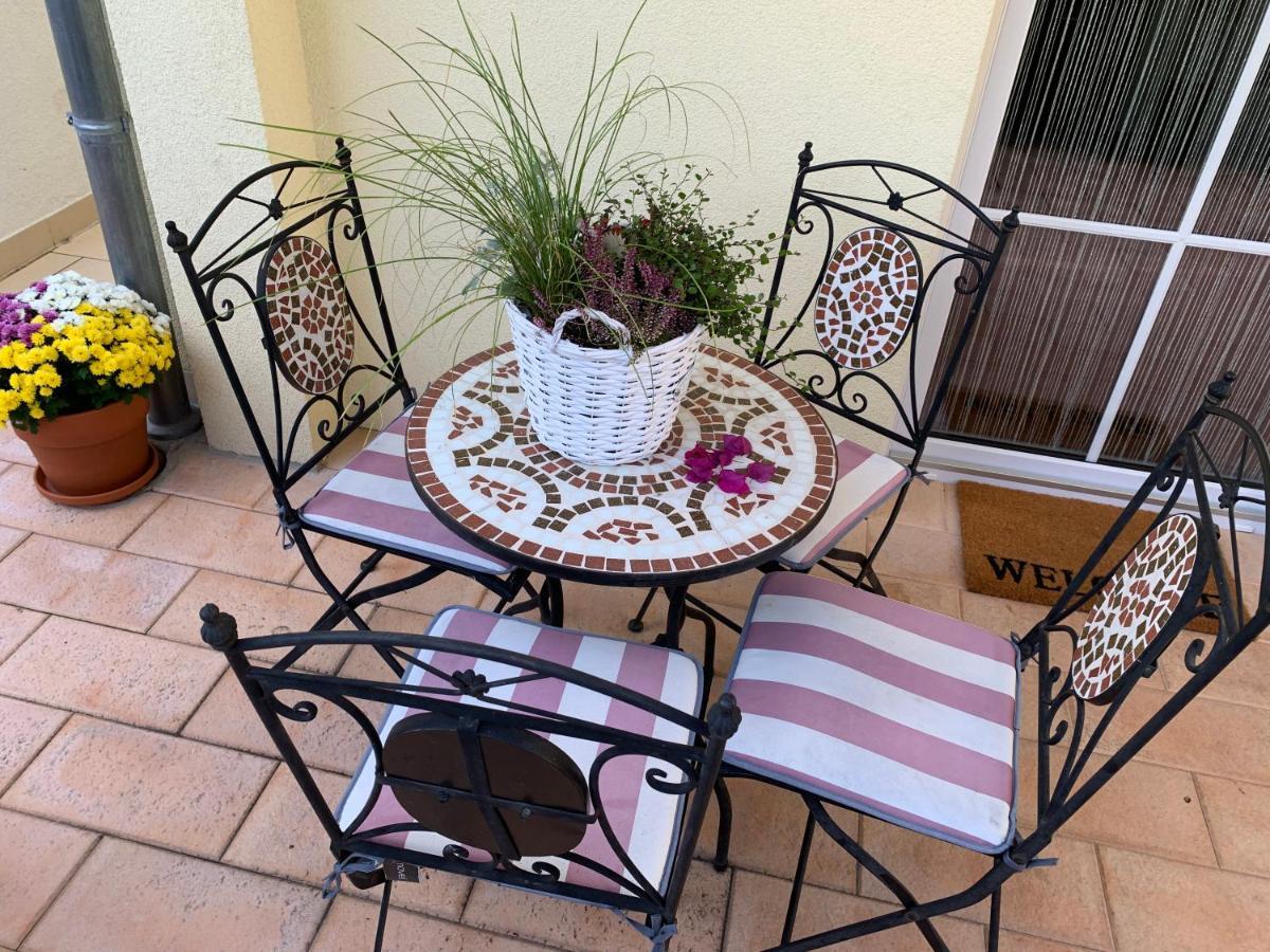 Terrassenwohnung In Estenfeld Bei Wuerzburg ภายนอก รูปภาพ